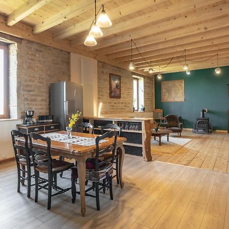 Appartement De Charme Dans Une Maison Isolee Presilly  Zewnętrze zdjęcie