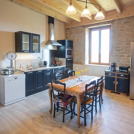 Appartement De Charme Dans Une Maison Isolee Presilly  Zewnętrze zdjęcie