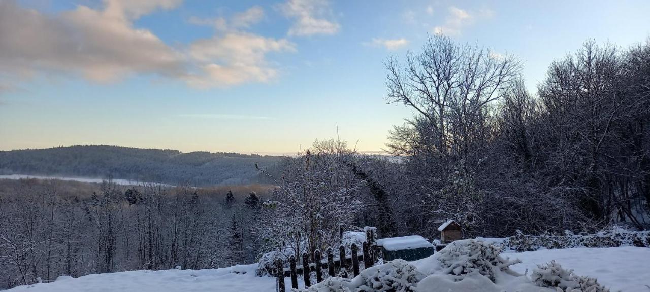 Appartement De Charme Dans Une Maison Isolee Presilly  Zewnętrze zdjęcie