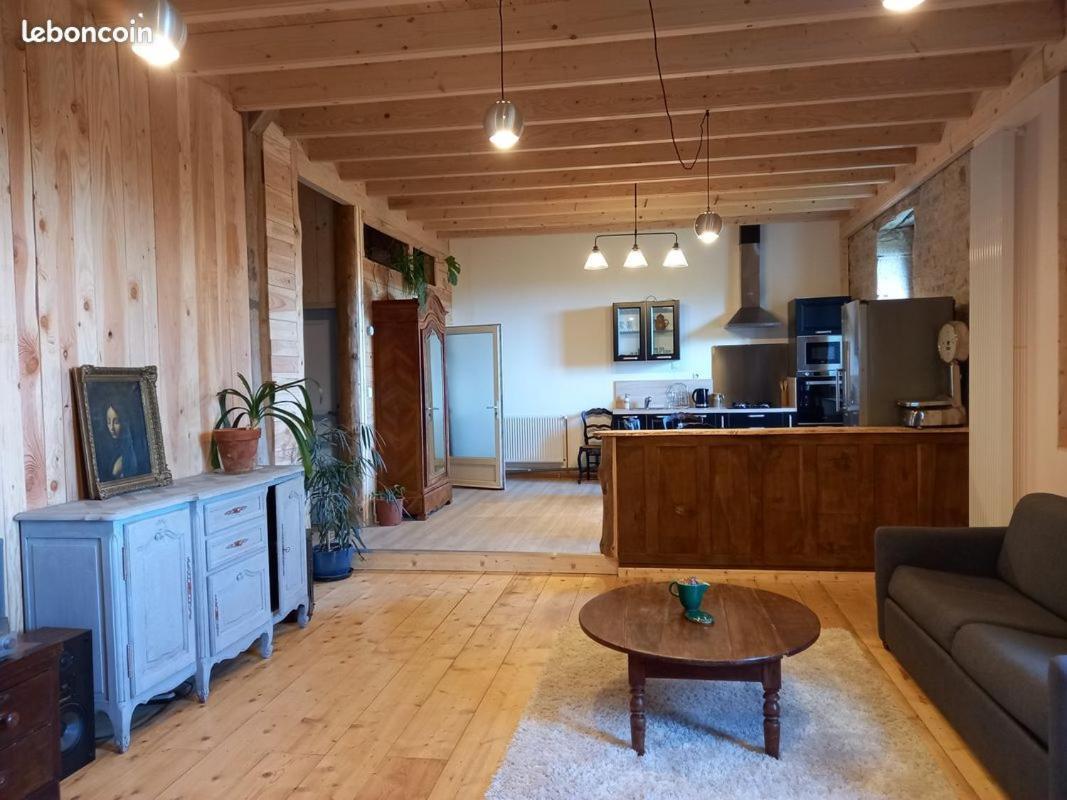 Appartement De Charme Dans Une Maison Isolee Presilly  Zewnętrze zdjęcie