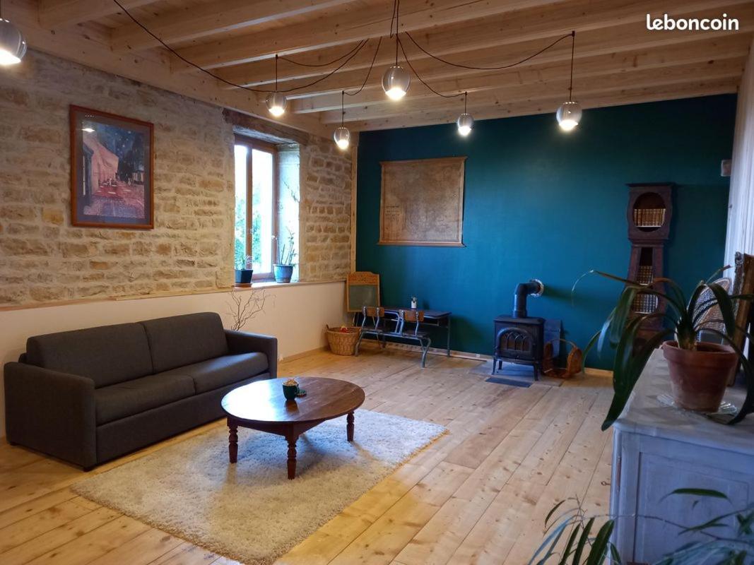 Appartement De Charme Dans Une Maison Isolee Presilly  Zewnętrze zdjęcie