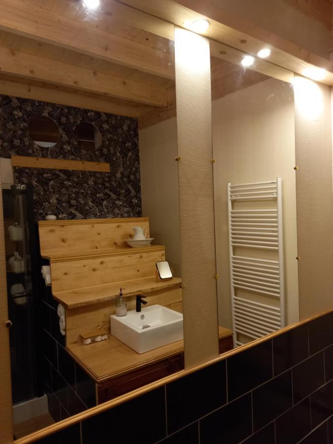 Appartement De Charme Dans Une Maison Isolee Presilly  Zewnętrze zdjęcie