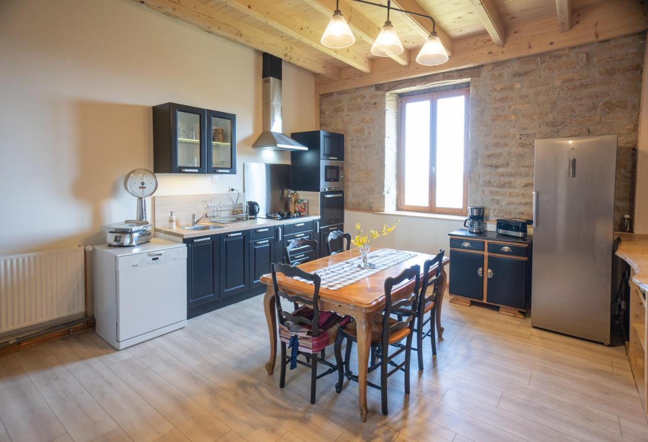 Appartement De Charme Dans Une Maison Isolee Presilly  Zewnętrze zdjęcie